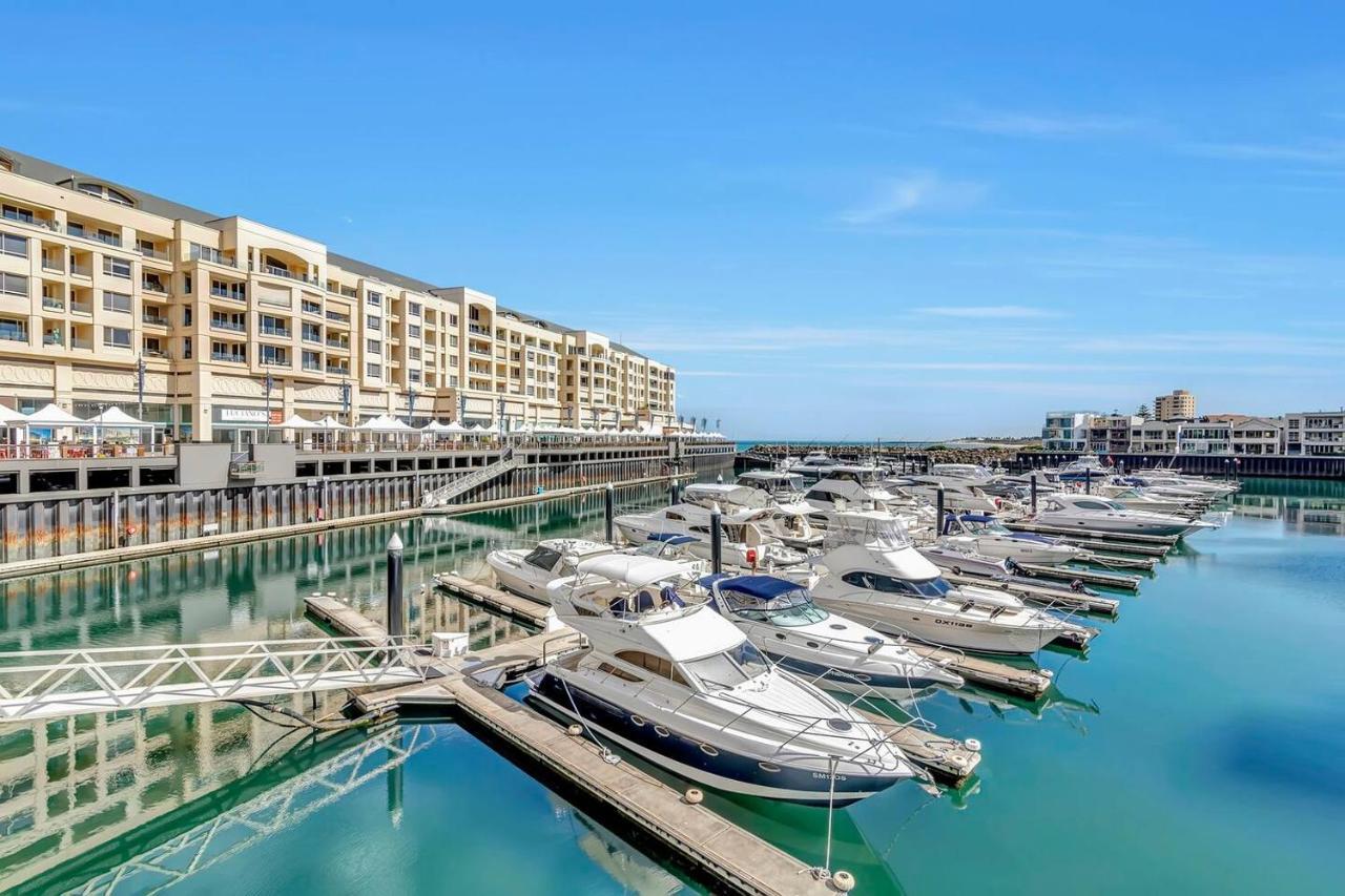 Waterfront Resort-Style Living At Glenelg Beach Adelaide Eksteriør bilde