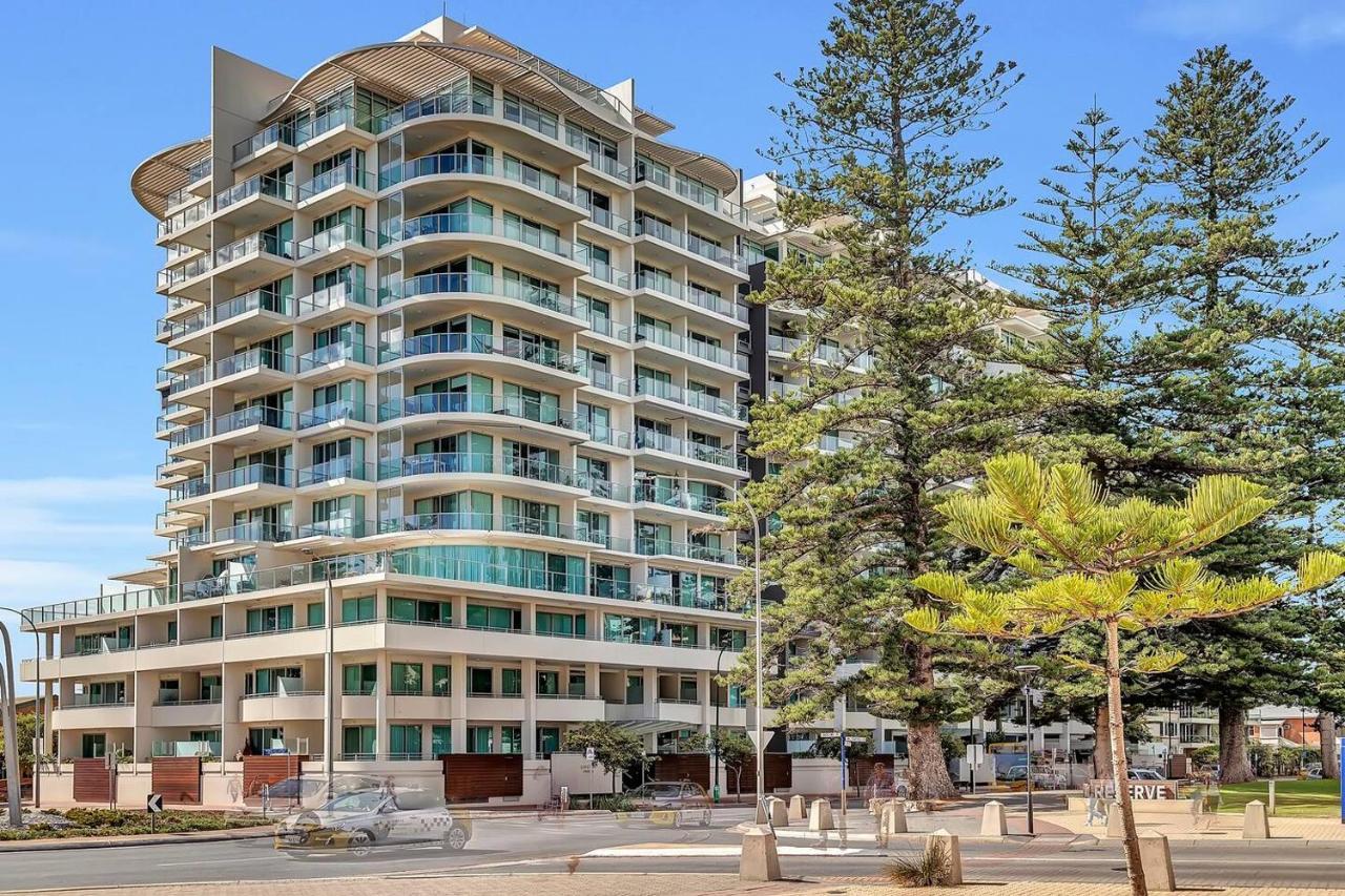 Waterfront Resort-Style Living At Glenelg Beach Adelaide Eksteriør bilde