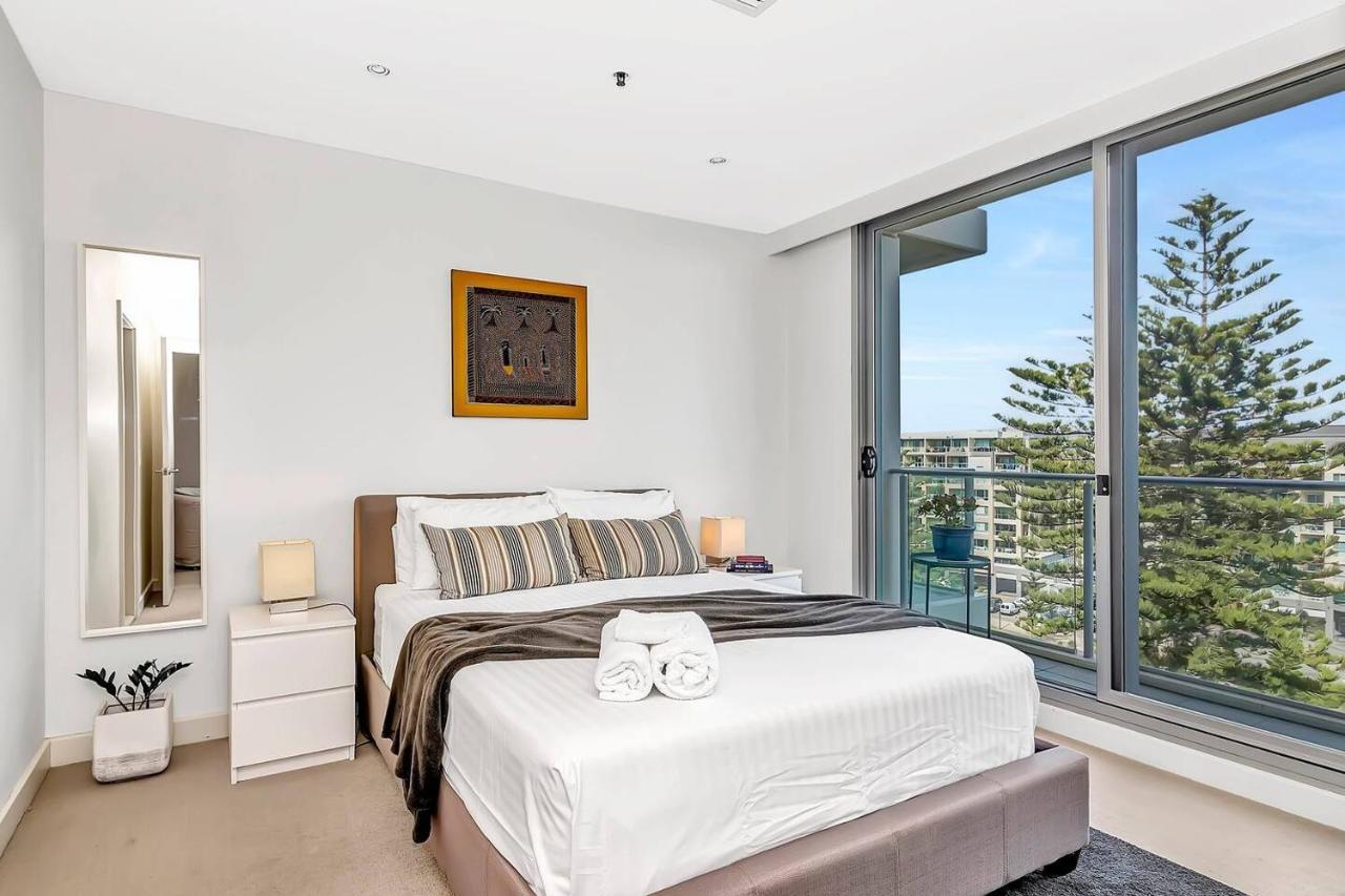 Waterfront Resort-Style Living At Glenelg Beach Adelaide Eksteriør bilde