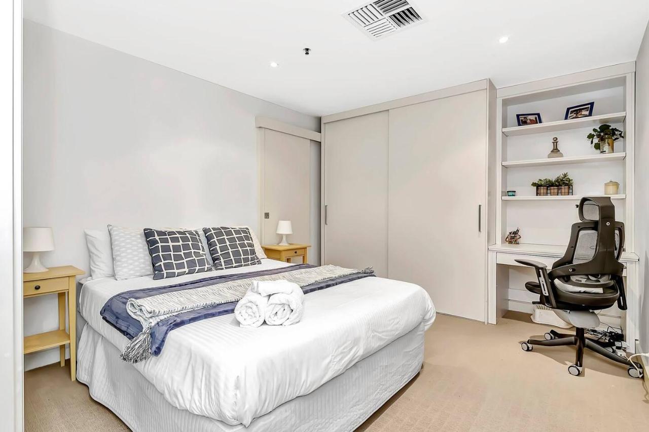 Waterfront Resort-Style Living At Glenelg Beach Adelaide Eksteriør bilde